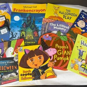 Scholastic Dora's Spooky Halloween Book - Yellow and Black